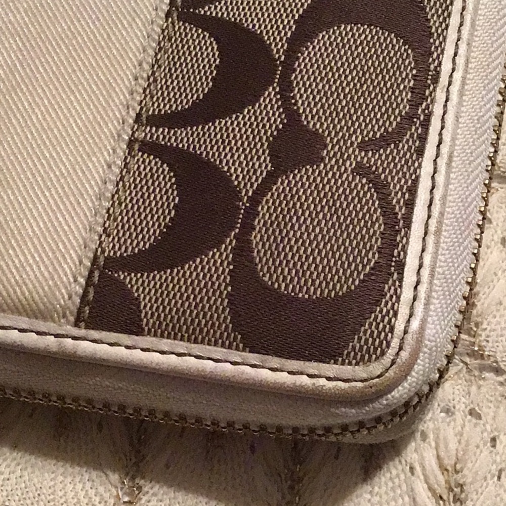 Coach Wallets - Picture 7 of 7